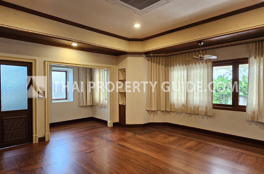 House with Private Pool in Nichada Thani 